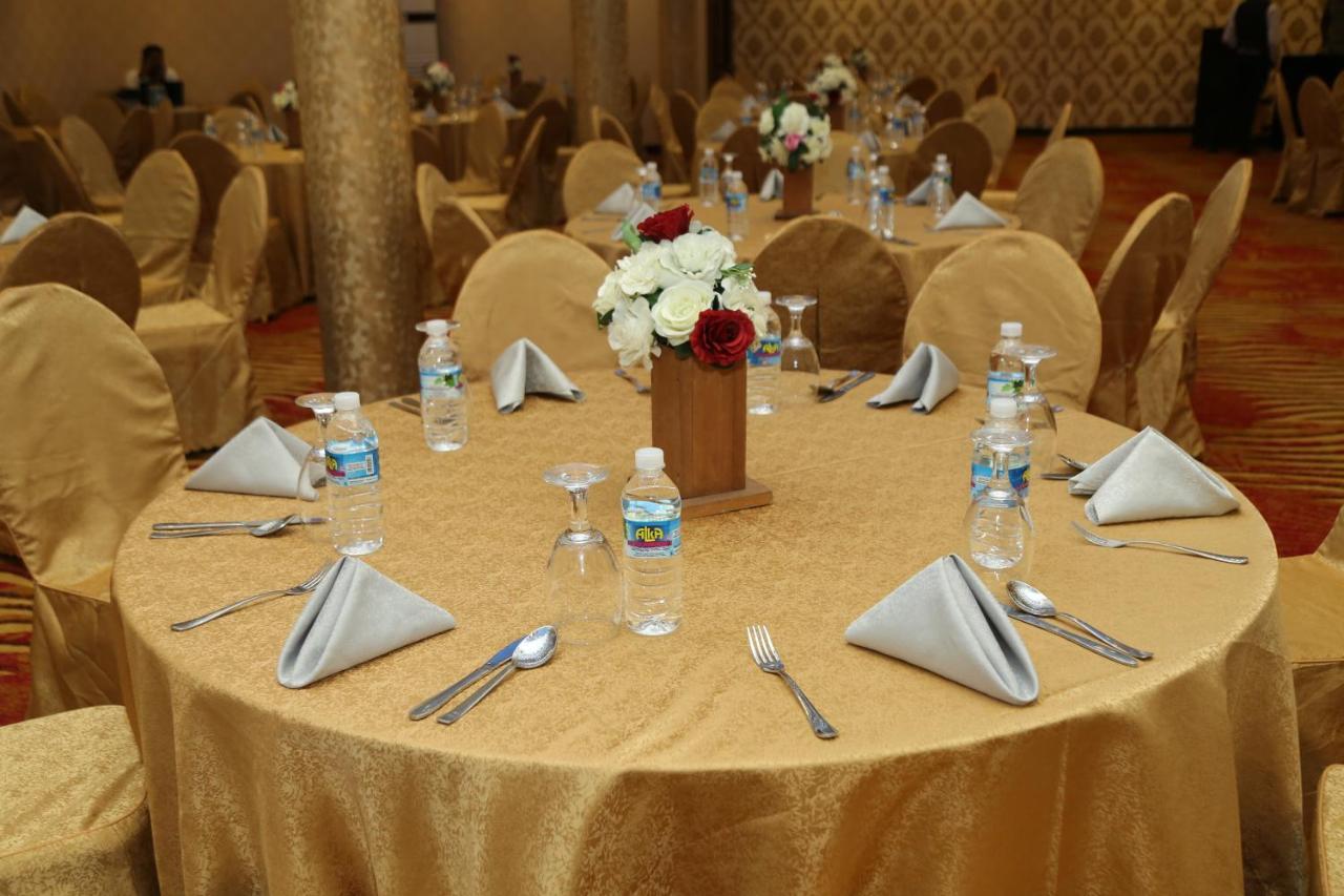 Polhena Grand Resort & Banquet Matara Buitenkant foto